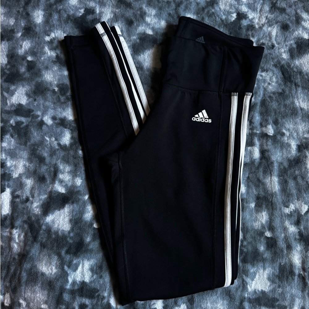 Women’s Adidas 3-stripe black leggings